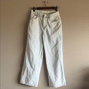 Light Wash Straight Leg Women’s Jeans